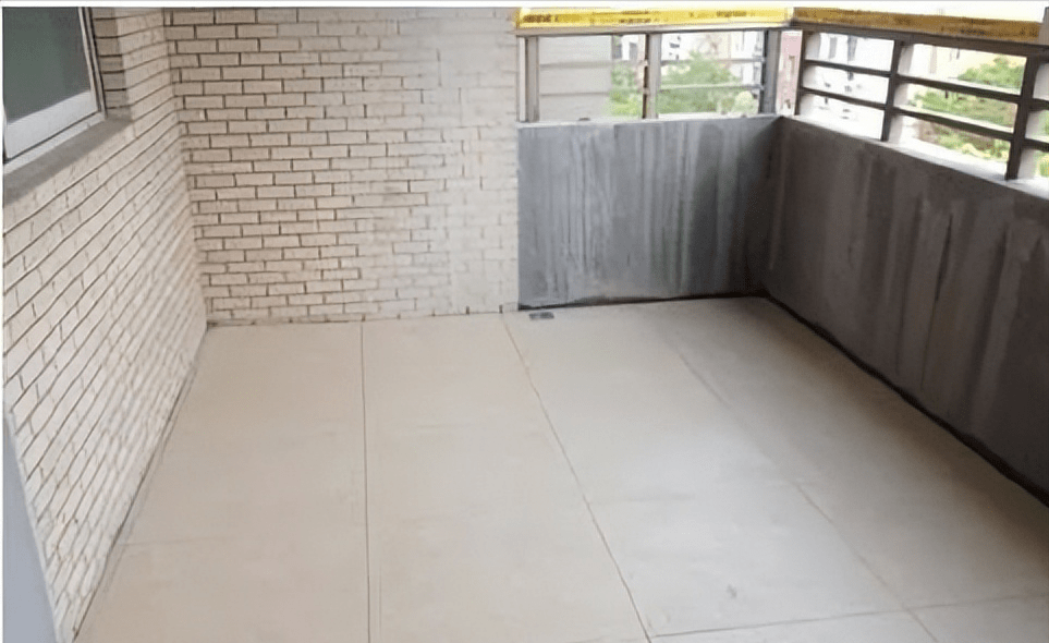 阳台墙砖掉了几块怎么补救好(阳台砖掉了有什么新材料可以装修)